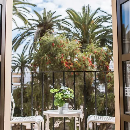 Plaza De La Laguna By Dulce